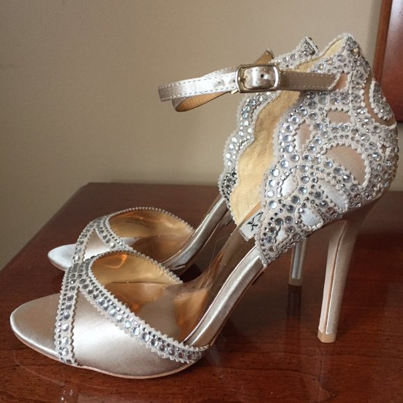 Nude Badgley Mischka Roxy Embellished Pumps Heels - Picture 3 of 8